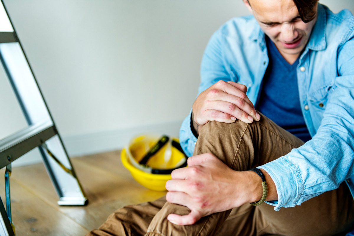 3 Reasons to See a Chiropractor After a Work-Related Injury
