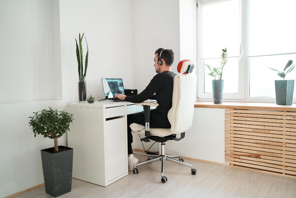 The Ultimate Guide to a Spinal-Friendly Workspace